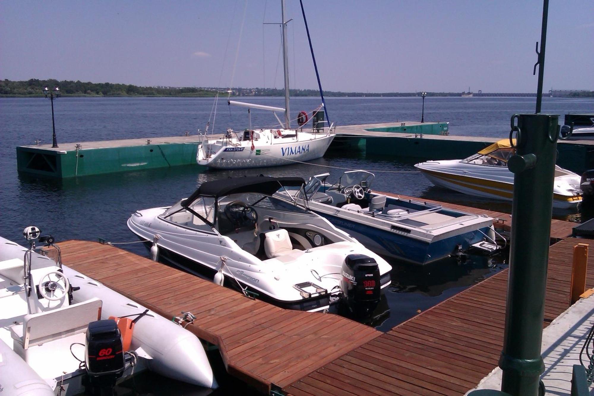 Maxmarine Yacht Club Hotel Nowa Kachowka Zewnętrze zdjęcie