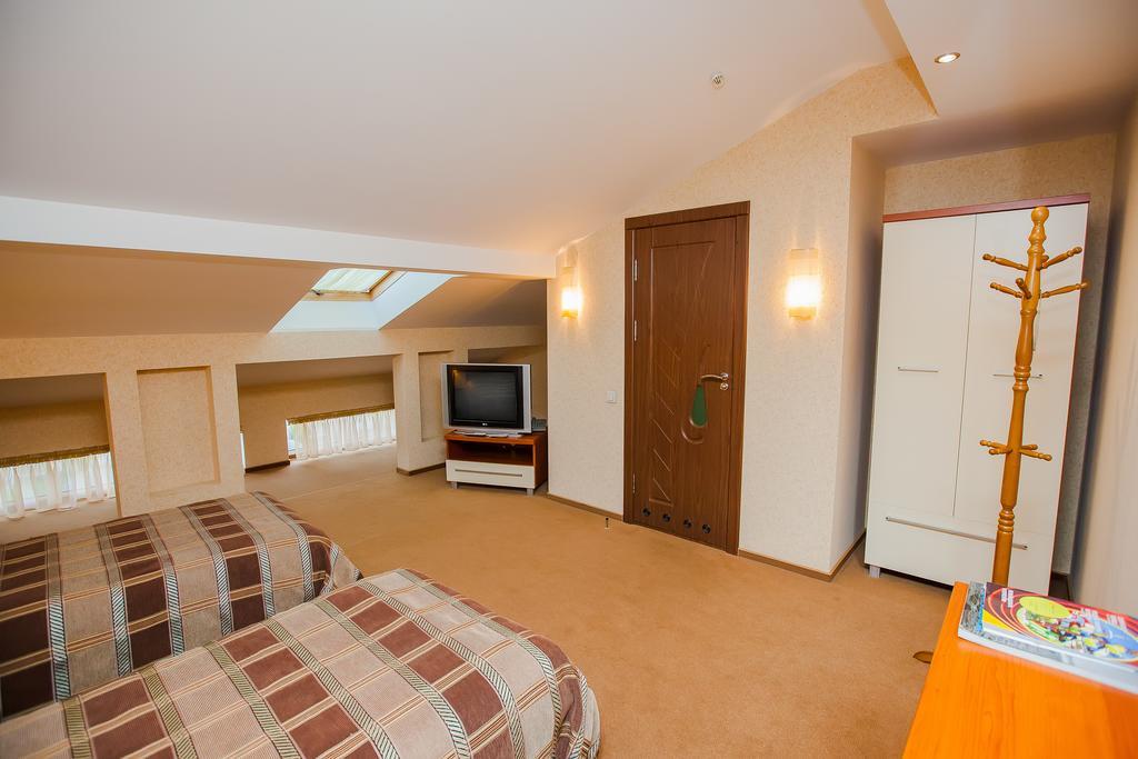 Maxmarine Yacht Club Hotel Nowa Kachowka Zewnętrze zdjęcie
