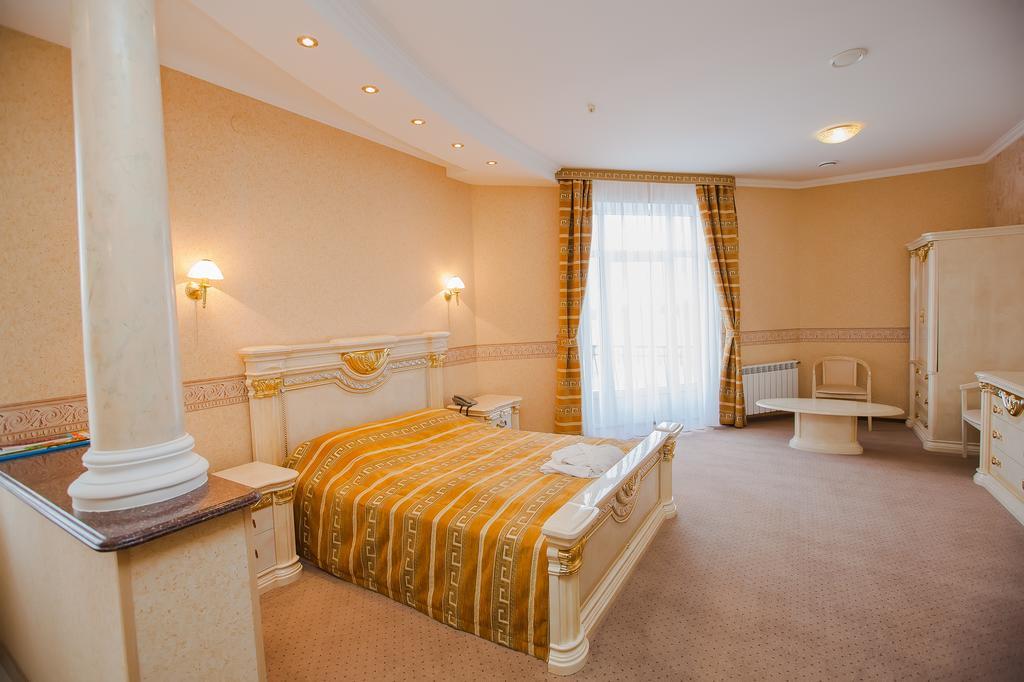 Maxmarine Yacht Club Hotel Nowa Kachowka Zewnętrze zdjęcie