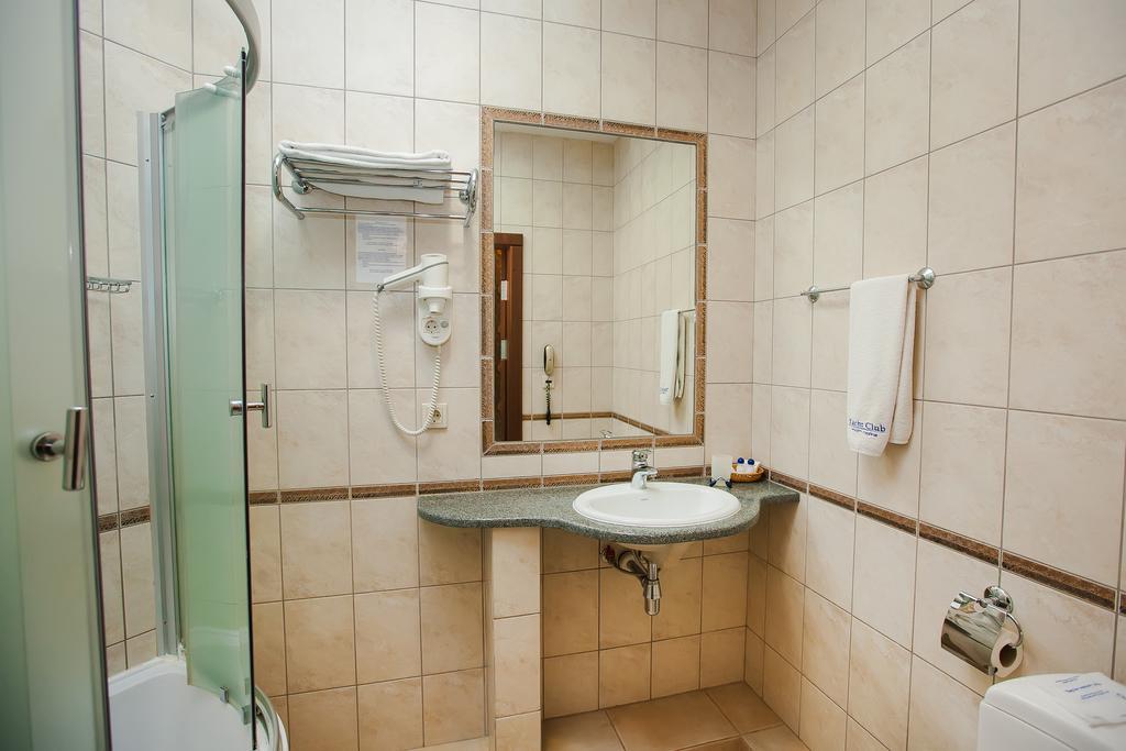 Maxmarine Yacht Club Hotel Nowa Kachowka Zewnętrze zdjęcie
