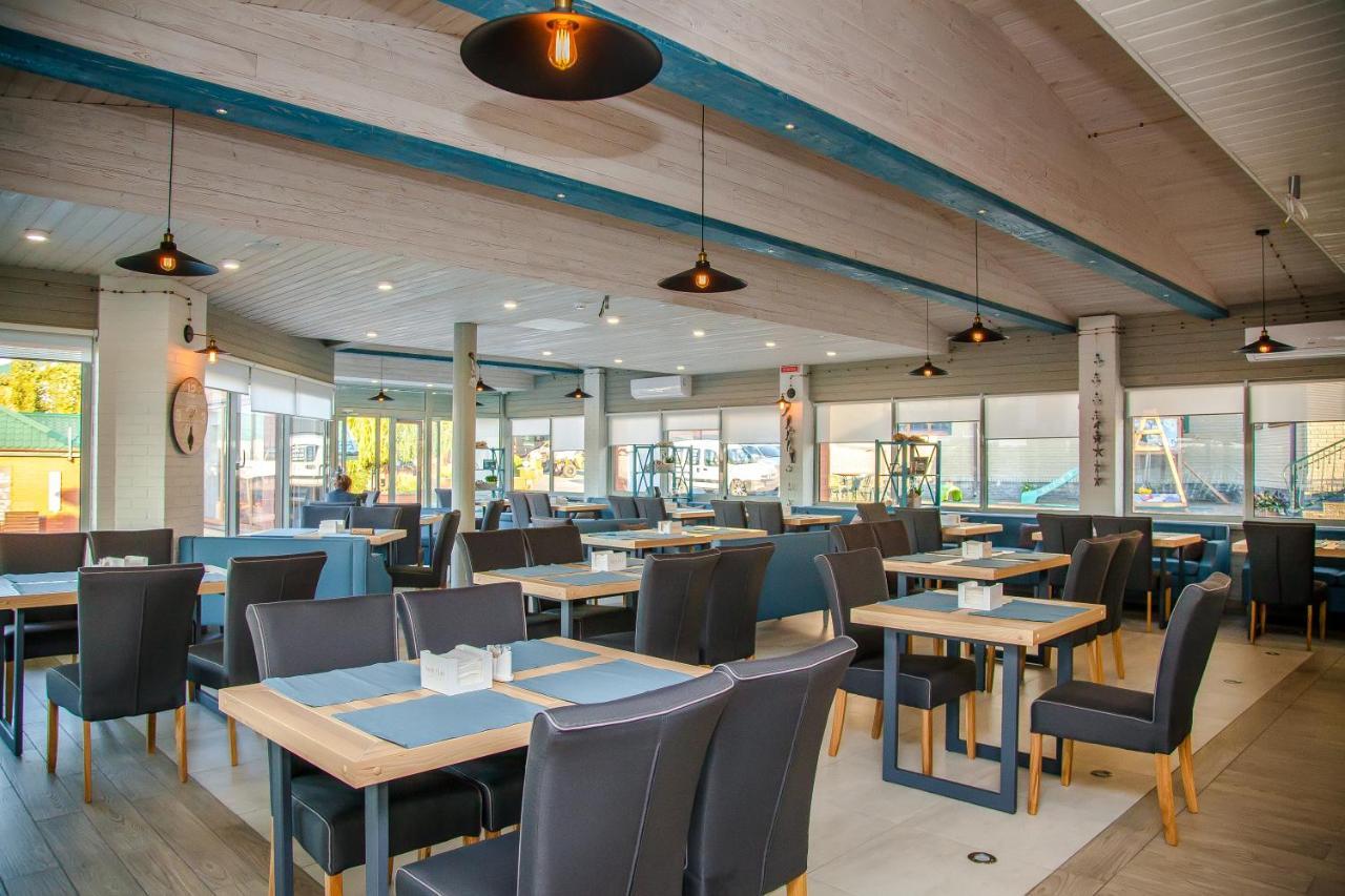 Maxmarine Yacht Club Hotel Nowa Kachowka Zewnętrze zdjęcie