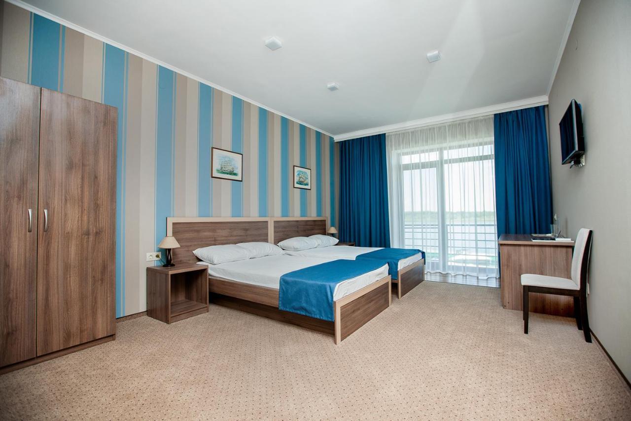 Maxmarine Yacht Club Hotel Nowa Kachowka Zewnętrze zdjęcie